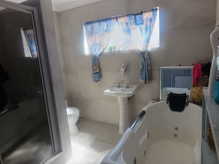 4 Bedroom Property for Sale in Herlear Northern Cape
